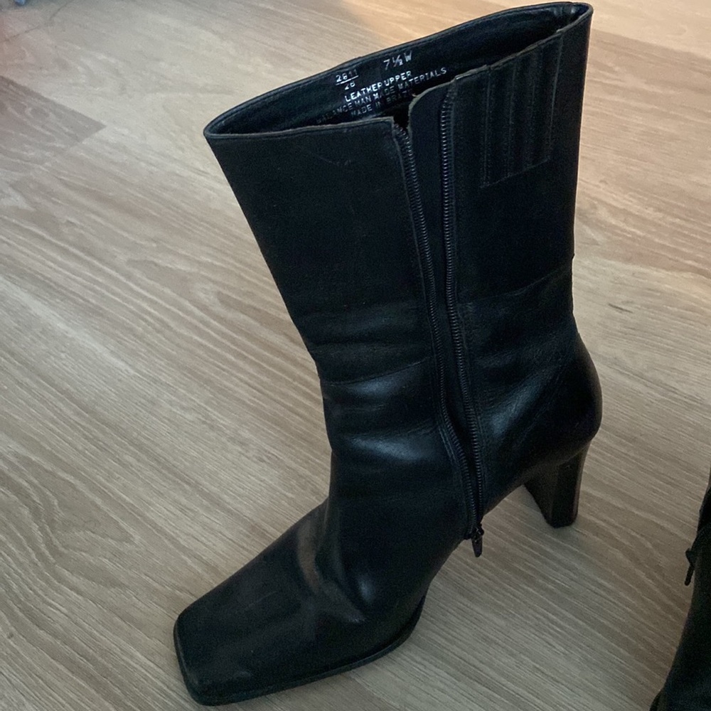 Vintage Wesley & Co. booties